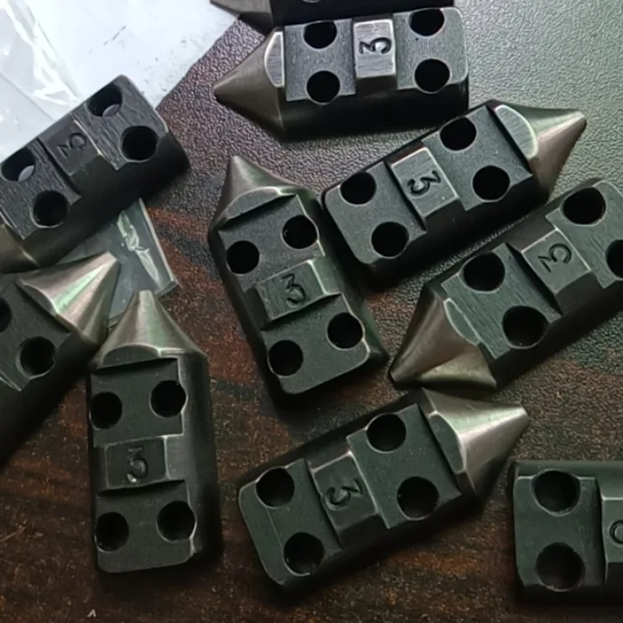 进口高速尼龙拉链成型机专用零配件中国黑头盖