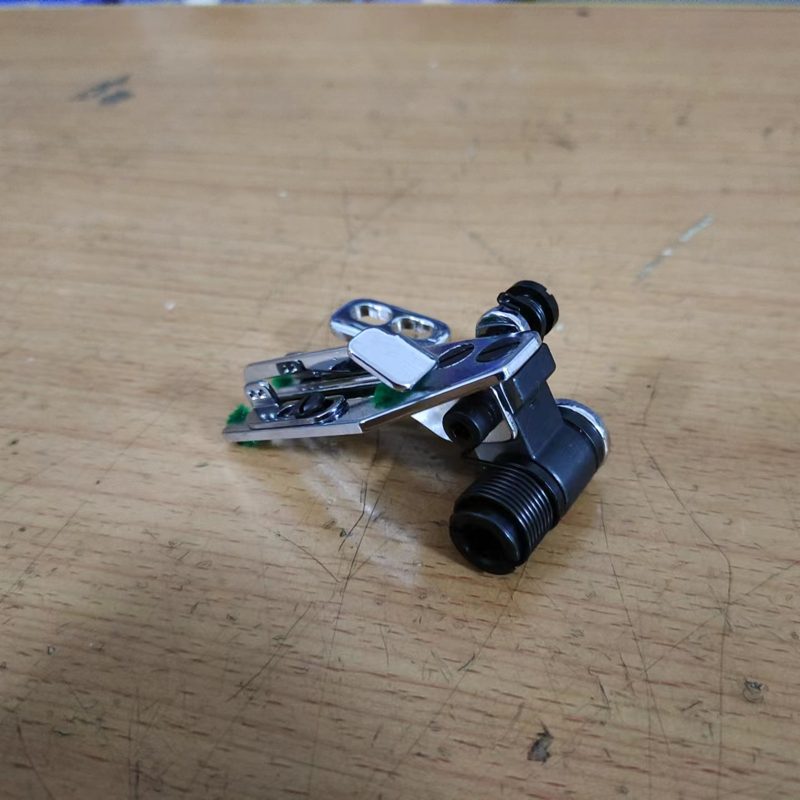 Cam cover assembly R10-11 for zipper sewing machine