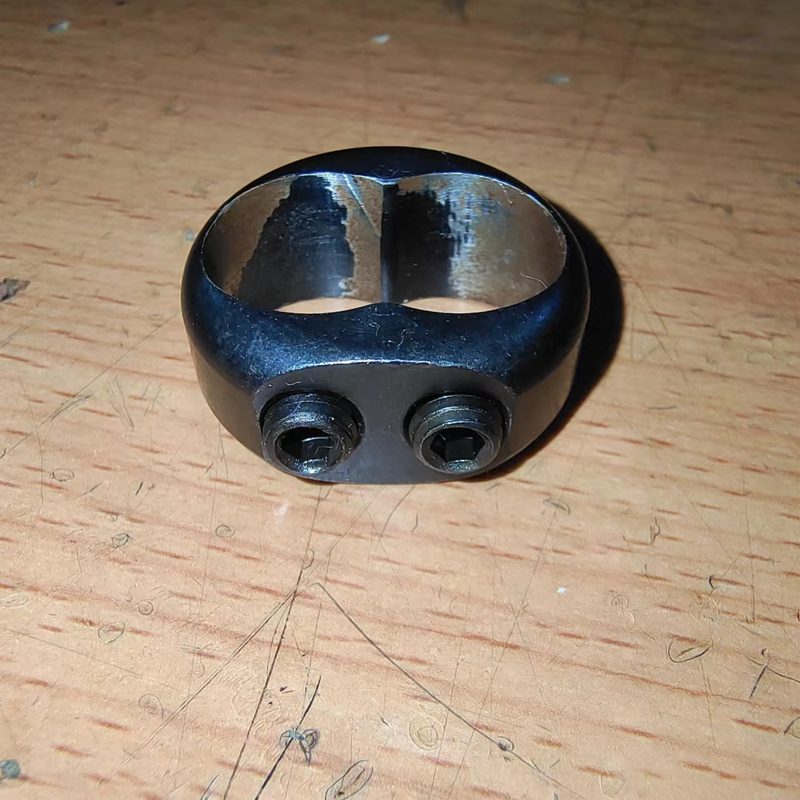 Collar sleeve for zipper coiling machine