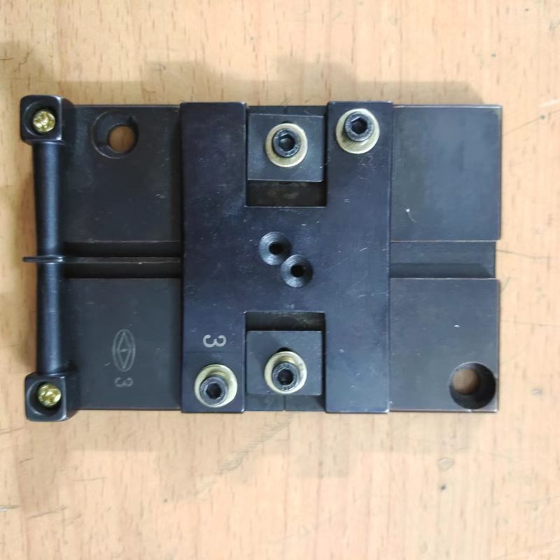 Needle plate assembly 3# for HR-3200T zipper sewing machine