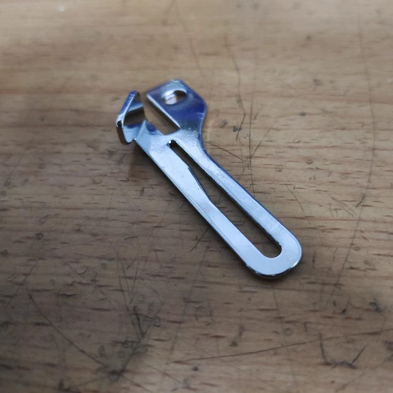 Thread press plate R0-1 for zipper sewing machine